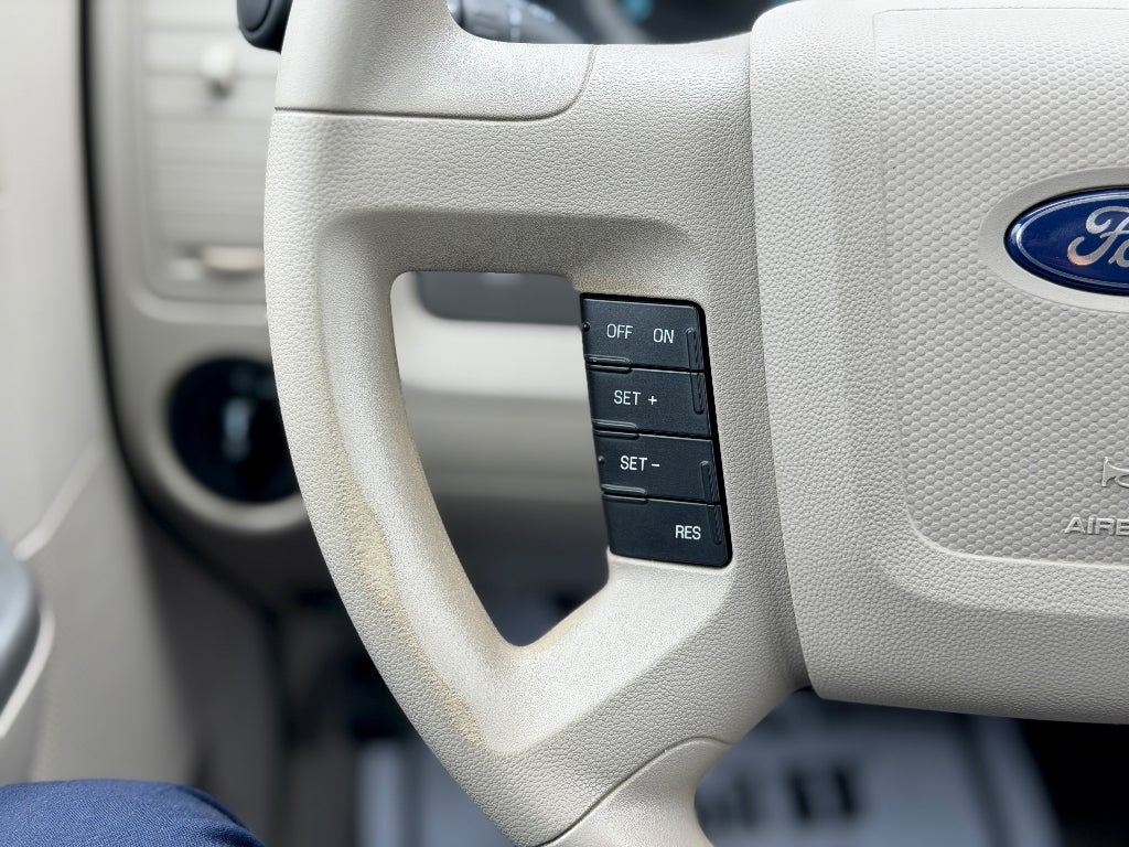 2010 Ford Escape XLS