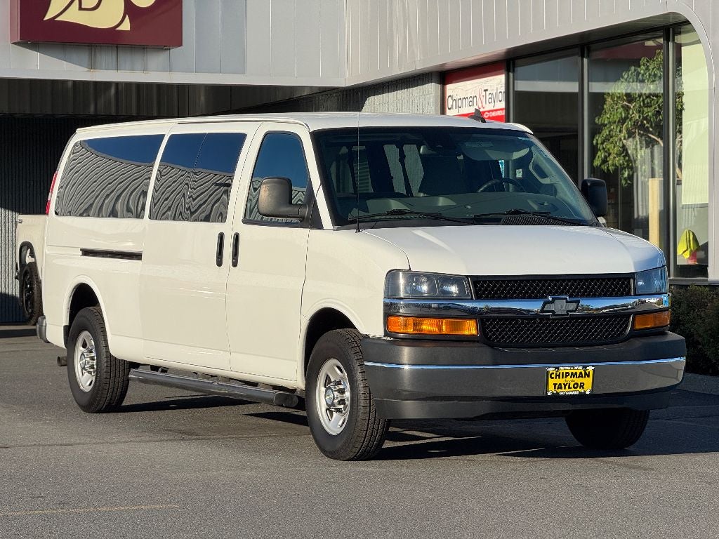 2021 Chevrolet Express Passenger 3500 1LT