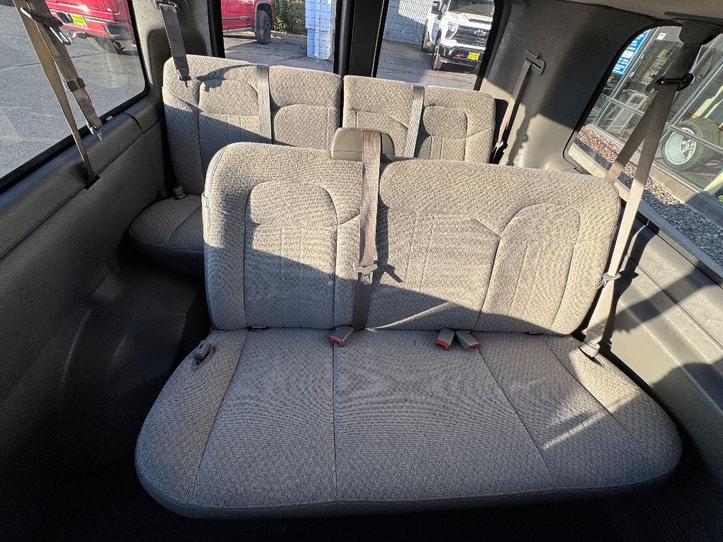 2021 Chevrolet Express Passenger 3500 1LT