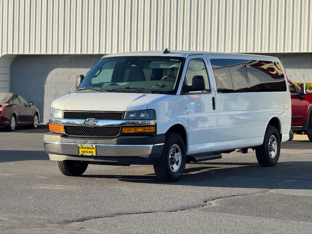 2021 Chevrolet Express Passenger 3500 1LT