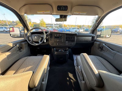 2021 Chevrolet Express Passenger 3500 1LT