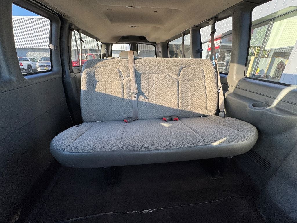 2021 Chevrolet Express Passenger 3500 1LT