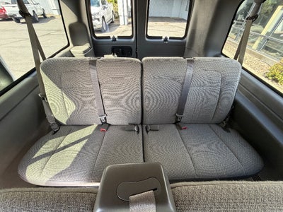 2025 Chevrolet Express Passenger 1LT