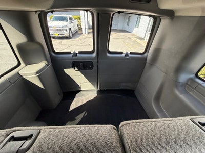2025 Chevrolet Express Passenger 1LT