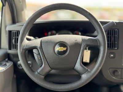 2025 Chevrolet Express Passenger 1LT