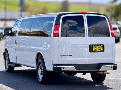 2025 Chevrolet Express Passenger 1LT