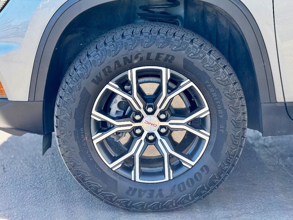 2024 GMC Acadia AT4