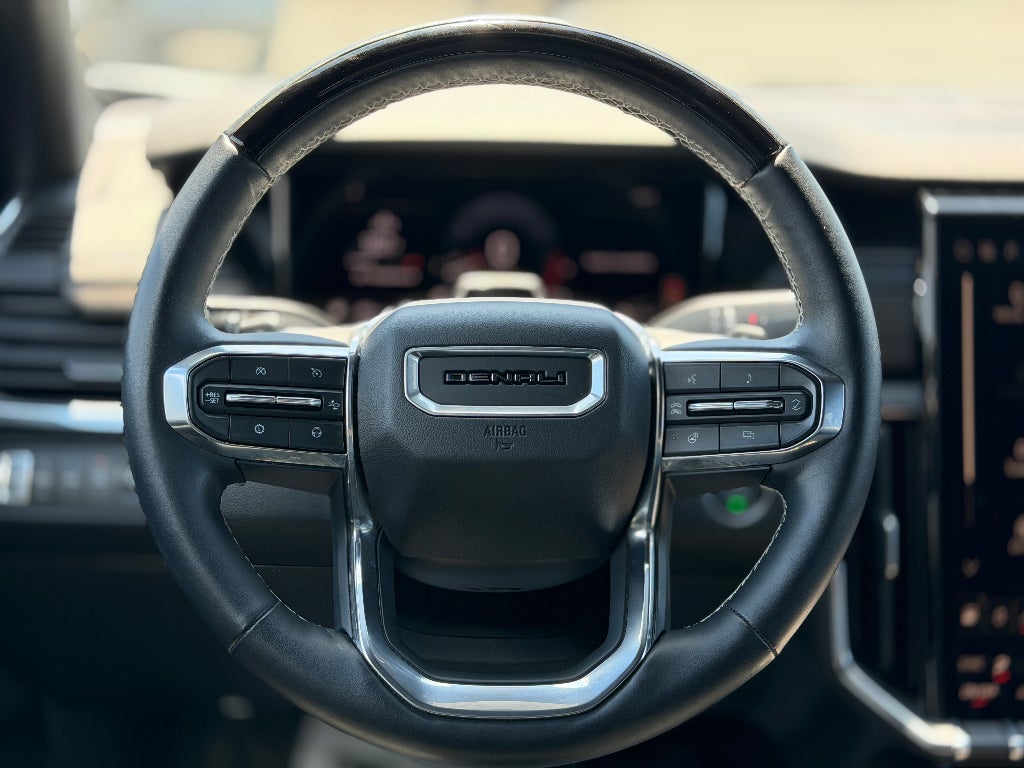 2025 GMC Acadia Denali