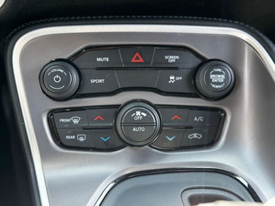 2022 Dodge Challenger SXT