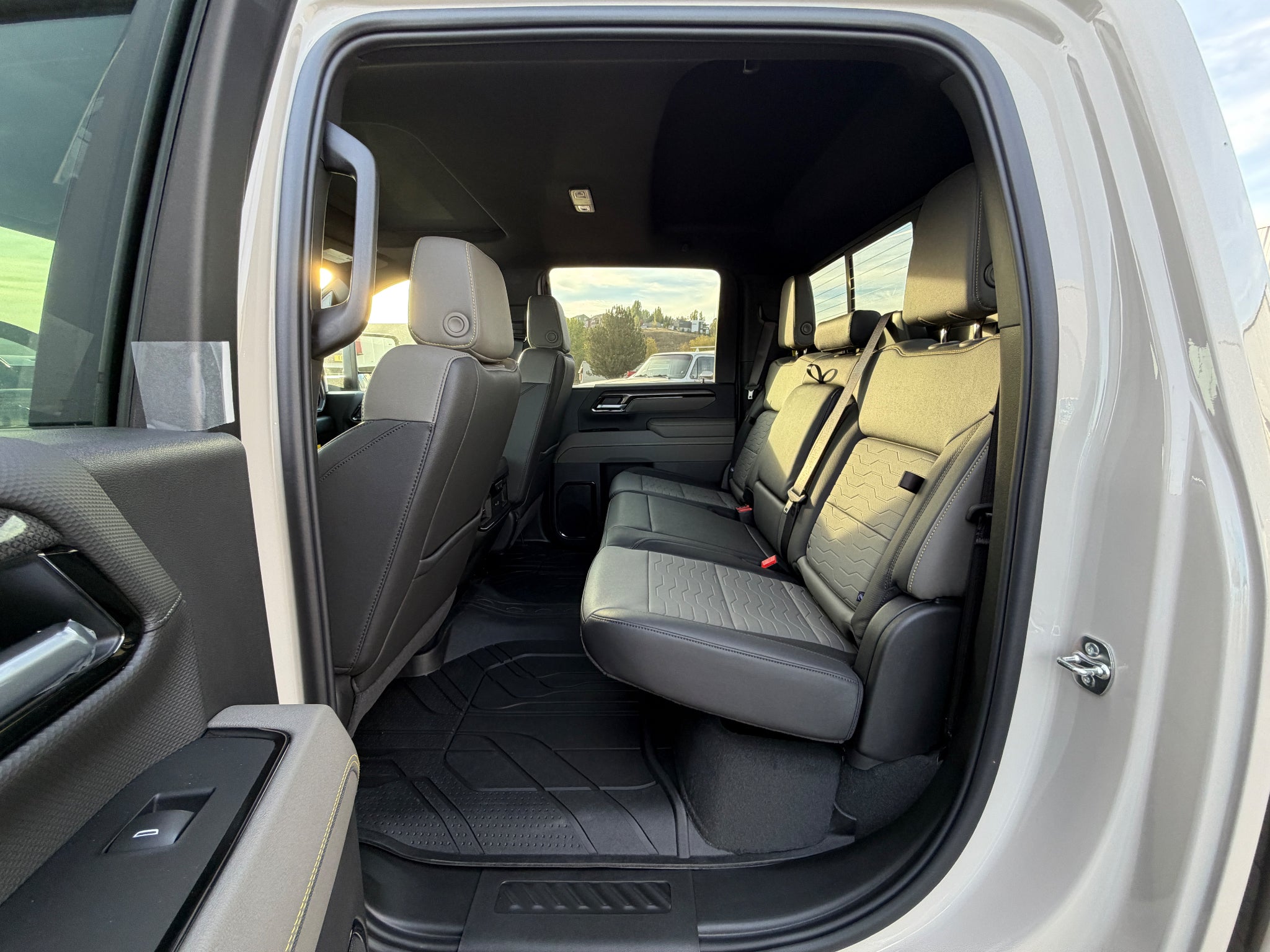 2026 Chevrolet Silverado 2500 HD ZR2 - Photo 10
