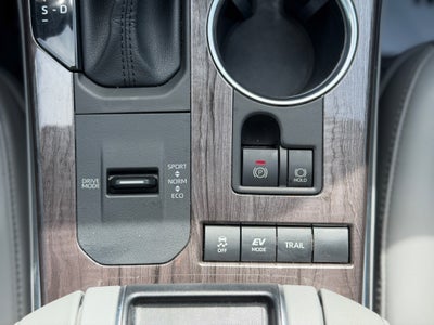 2020 Toyota Highlander Hybrid Platinum