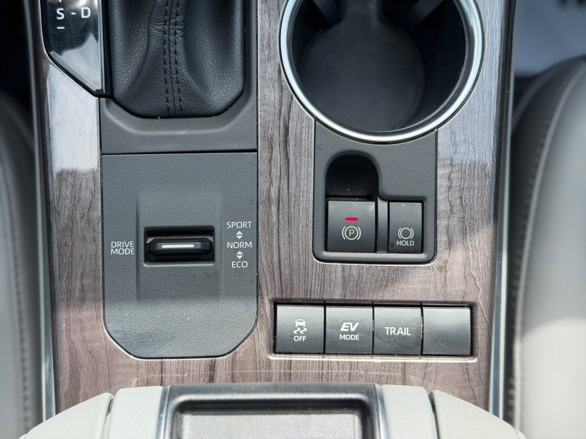 2020 Toyota Highlander Hybrid Platinum