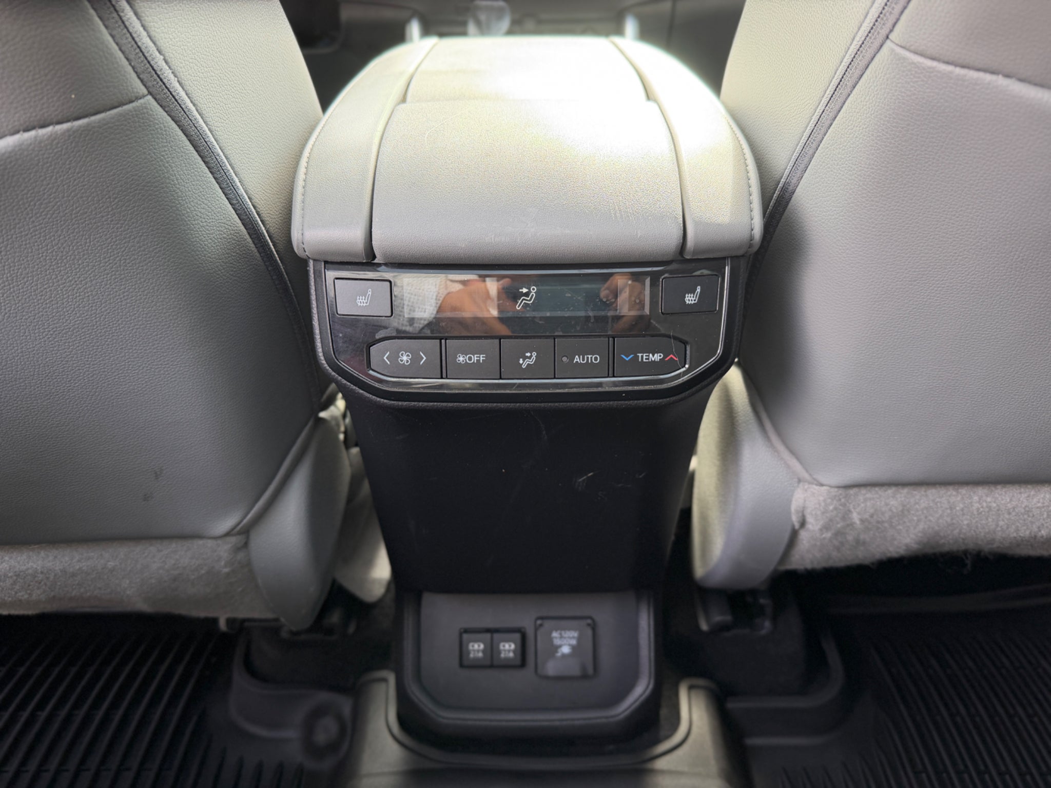 2020 Toyota Highlander Hybrid Platinum