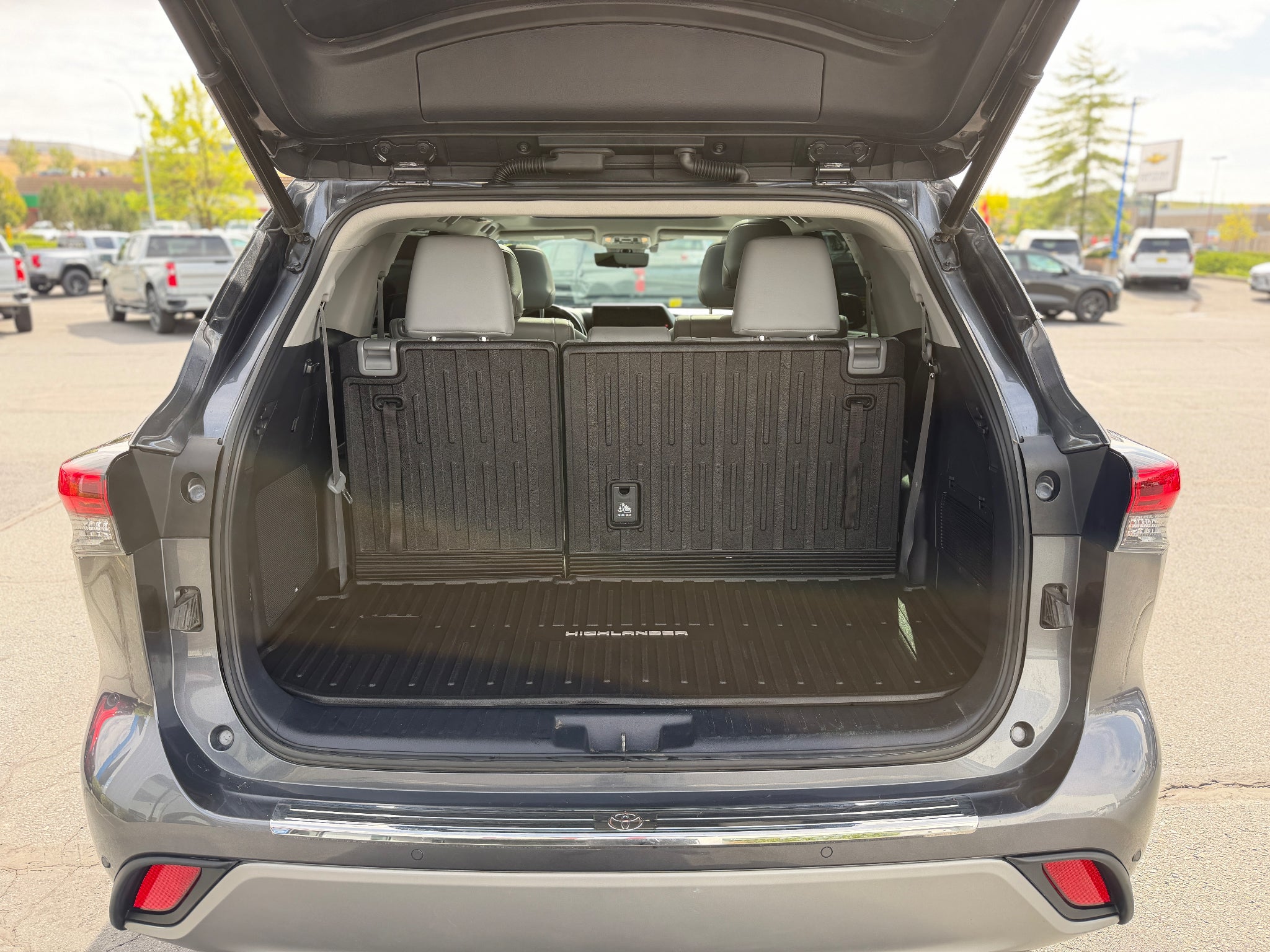 2020 Toyota Highlander Hybrid Platinum